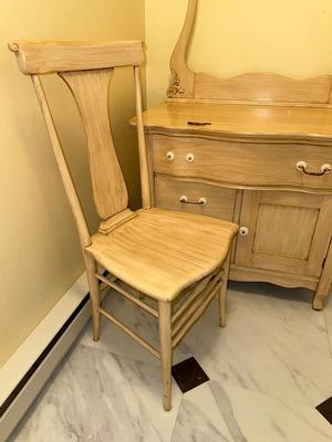 Beautiful Wash stand, Mirror and chair!