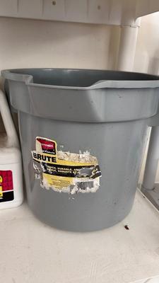 A BUG, WEED, AND ICE FIGHTING GOOD TIME!