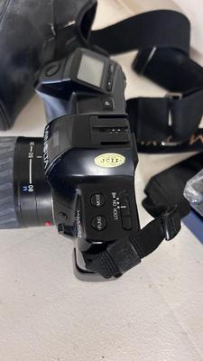 VTG MINOLTA 35 MM CAMERAS AND ACCESSORIES