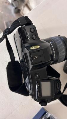 VTG MINOLTA 35 MM CAMERAS AND ACCESSORIES