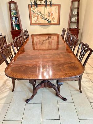 Furniture - Chippendale Table & 8 Chairs Ball & Claw with 2 leaves. Excellent Condition