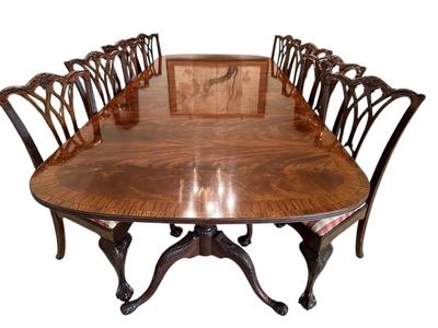 Furniture - Chippendale Table & 8 Chairs Ball & Claw with 2 leaves. Excellent Condition