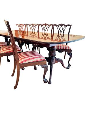 Furniture - Chippendale Table & 8 Chairs Ball & Claw with 2 leaves. Excellent Condition