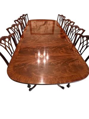 Furniture - Chippendale Table & 8 Chairs Ball & Claw with 2 leaves. Excellent Condition