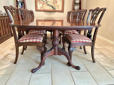 Furniture - Chippendale Table & 8 Chairs Ball & Claw with 2 leaves. Excellent Condition