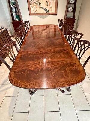 Furniture - Chippendale Table & 8 Chairs Ball & Claw with 2 leaves. Excellent Condition