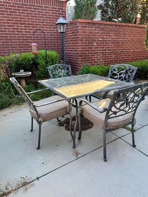 Patio- Outdoor Table & Chairs Set of 4