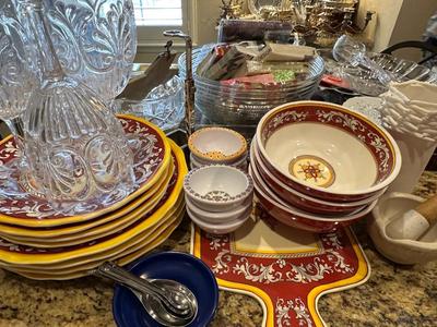 Kitchen Lot - General Kitchen - Plastic Dishware