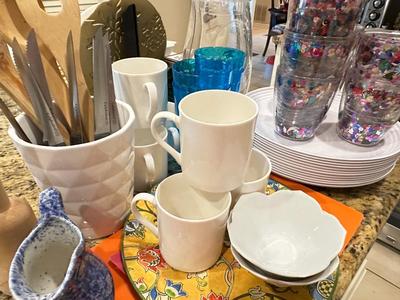 Kitchen Lot - General Kitchen w/ Tervis Tumblers & Wooden Utensils