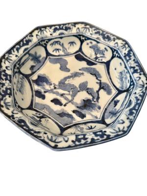 Decor - Arita Octaganal bowl w/ stand
