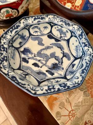 Decor - Arita Octaganal bowl w/ stand