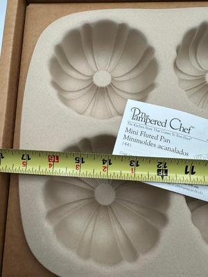 Pampered Chef Mini Fluted Pan – Family Heritage Stoneware
