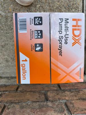 HDX 1 Gallon Garden Pump Sprayer - New in Box
