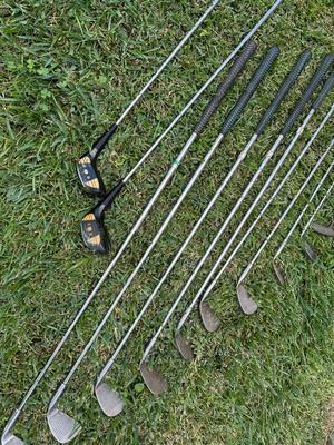 Vintage Golf Club Set with Hard-Shell Travel Case