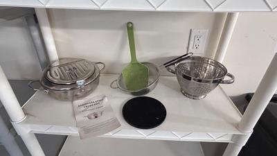 STAINLESS STEEL FRYER POT, COLANDERS, AND SILICONE HOT PLATE HOLDER