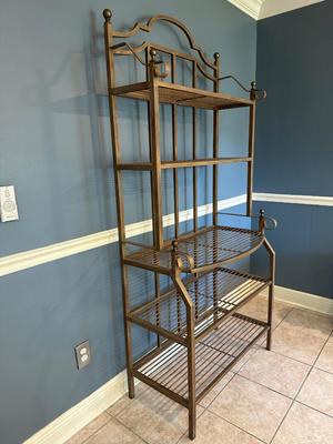 Baker’s Rack with Arched Back and Four Shelves