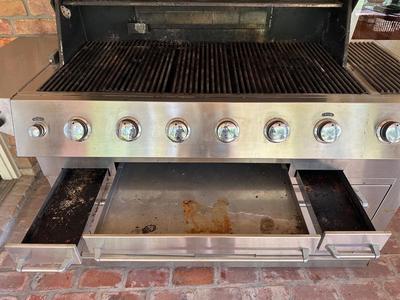 Electrolux Freestanding Outdoor Kitchen Grill