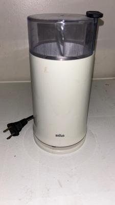 CWC PANINI GRILL, BRAUN COFFEE GRINDER AND A NORDICWARE STOVE TOP GRIDDLE