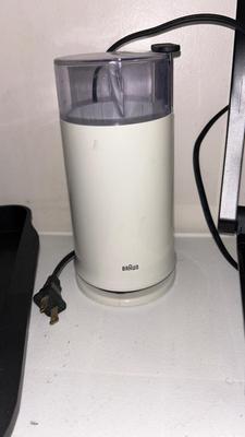 CWC PANINI GRILL, BRAUN COFFEE GRINDER AND A NORDICWARE STOVE TOP GRIDDLE