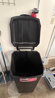 RUBBERMAID ROUGHNECK 42 GALLON TRASH CAN ON WHEELS, ARCTIC BLAST SNOW SHOVEL AND BLUE HAWK MULTI USE TELESCOPING POLE