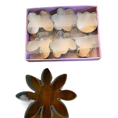 Big Bag of Cookie Cutter with Rolling Pin, Pans, & Spreading Knives
