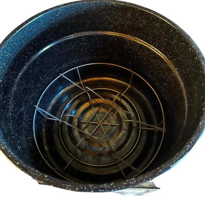 Large Cooking Pot with Lid and Rack