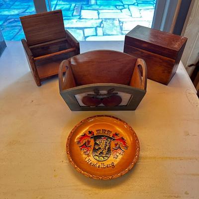 4 Wood Items