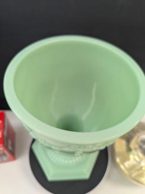 Sale Photo Thumbnail #2383: Aladdin Green Florentine Kerosene Oil Lamp Moonstone Jade Jadiete Glass Vase