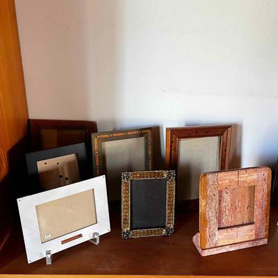 Sale Photo Thumbnail #1220: Multiple picture frames, various sizes