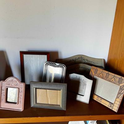 Sale Photo Thumbnail #1219: Multiple picture frames, various sizes