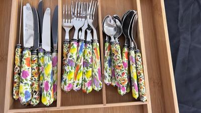 ADJUSTABLE BAMBOO UTENSIL TRAY, AND COLORFUL FLATWARE