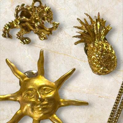 Costume Jewelry Lot of Gold Colored PIeces