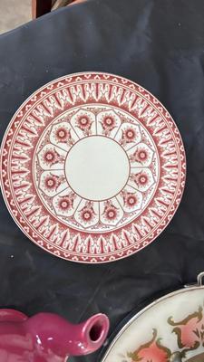 AN ASSORTMENT OF COLLECTOR'S PLATES, CHINA AND TEAPOTS