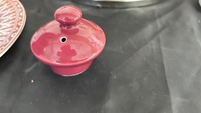 AN ASSORTMENT OF COLLECTOR'S PLATES, CHINA AND TEAPOTS