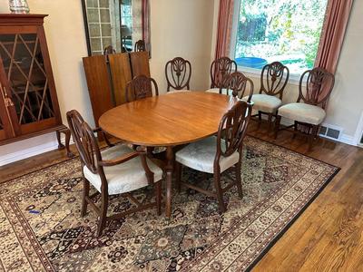 DINING ROOM TABLE WITH 2 ARM CHAIRS, 6 SIDE CHAIRS AND 3 TABLE LEAVES