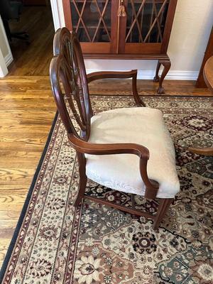 DINING ROOM TABLE WITH 2 ARM CHAIRS, 6 SIDE CHAIRS AND 3 TABLE LEAVES