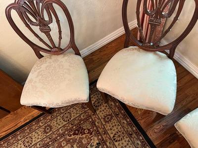DINING ROOM TABLE WITH 2 ARM CHAIRS, 6 SIDE CHAIRS AND 3 TABLE LEAVES