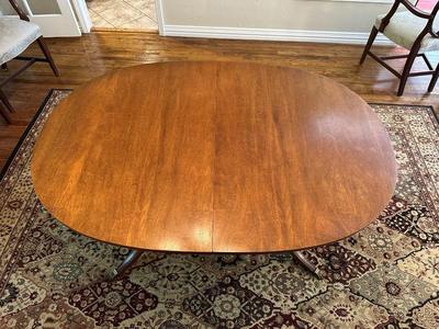 DINING ROOM TABLE WITH 2 ARM CHAIRS, 6 SIDE CHAIRS AND 3 TABLE LEAVES