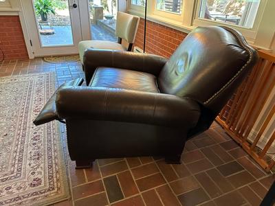 “BARCALOUNGER” LEATHER RECLINER