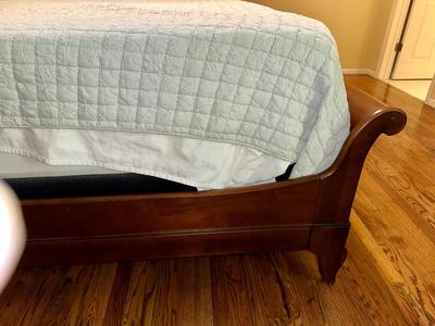 ETHAN ALLEN “CHLOE” SLEIGH STYLE KING BED WITH “PURPLE.3” MATTRESS