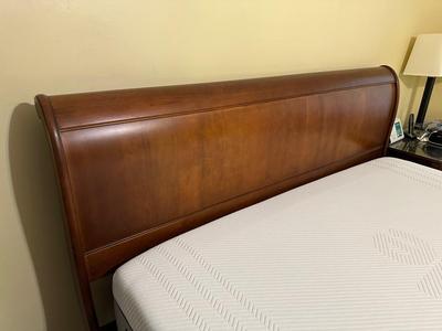 ETHAN ALLEN “CHLOE” SLEIGH STYLE KING BED WITH “PURPLE.3” MATTRESS