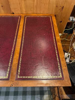 3 PANEL LEATHER TOP DESK WITH 3 DRAWERS PLUS ADJUSTABLE DESK CHAIR