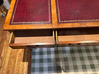 3 PANEL LEATHER TOP DESK WITH 3 DRAWERS PLUS ADJUSTABLE DESK CHAIR