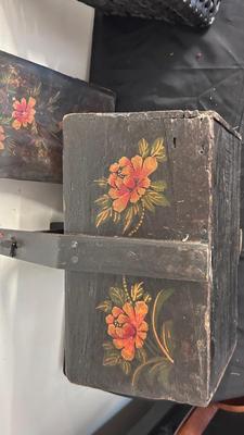 FALL IS IN THE AIR FOR THESE PRETTY IN SEASONAL DECORATIONS AND A LOVELY ANTIQUE WOODEN BOX