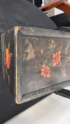 FALL IS IN THE AIR FOR THESE PRETTY IN SEASONAL DECORATIONS AND A LOVELY ANTIQUE WOODEN BOX