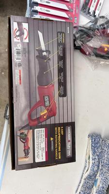 6AMP CHICAGO ELECTRIC RECIPROCATING SAW WITH ROTATING HANDLE, AND NEW BLADES