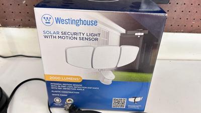 WESTINGHOUSE OUTDOOR SECURITY MOTION, LIGHT TABLE, LAMP, AND POWER STRIP