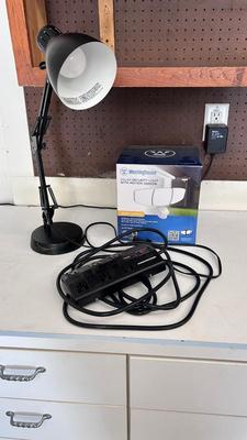 WESTINGHOUSE OUTDOOR SECURITY MOTION, LIGHT TABLE, LAMP, AND POWER STRIP