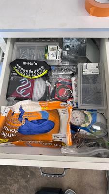 178 GARAGE DRAWER FULL OF NEEDFUL THINGS