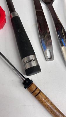 AN EXCELLENT ASSORTMENT OF UTENSILS